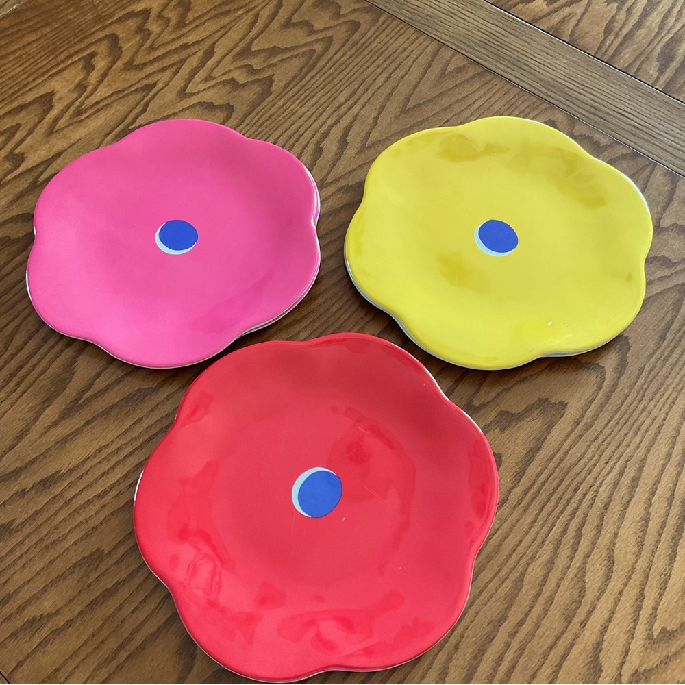 Melamine Flower Plates, Set of 6 (3 Colors)